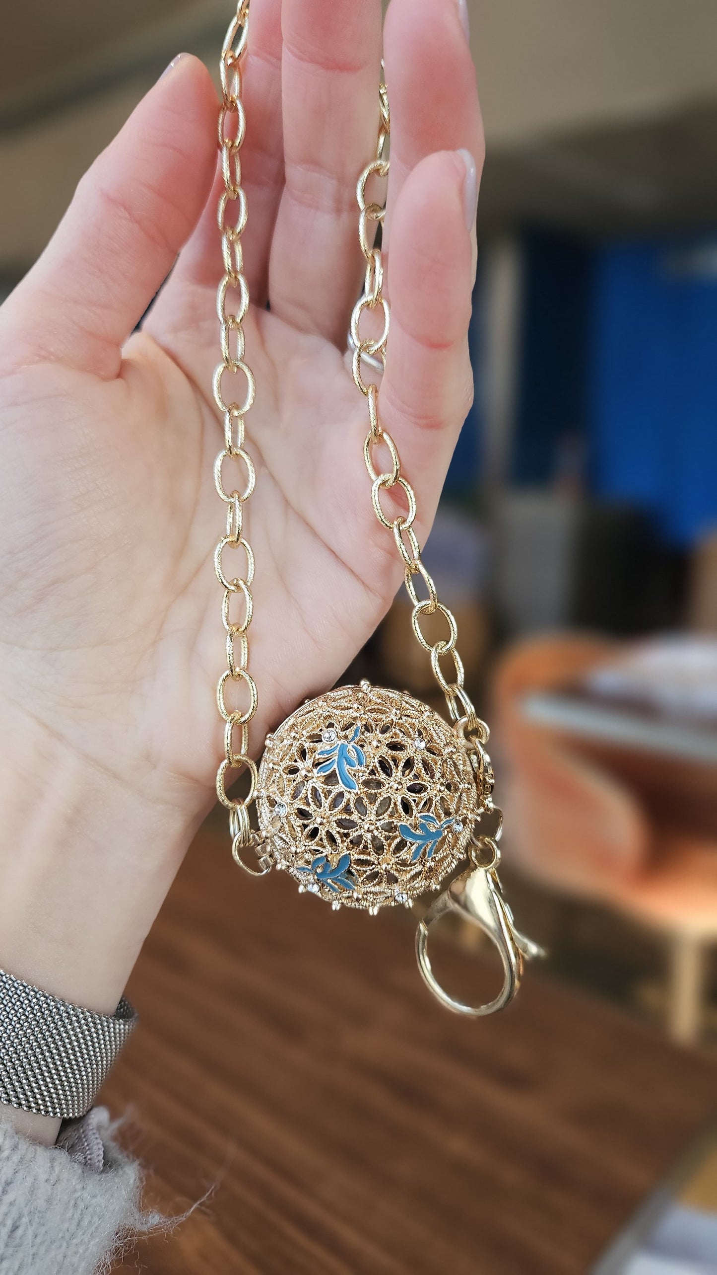 KEY CHAIN